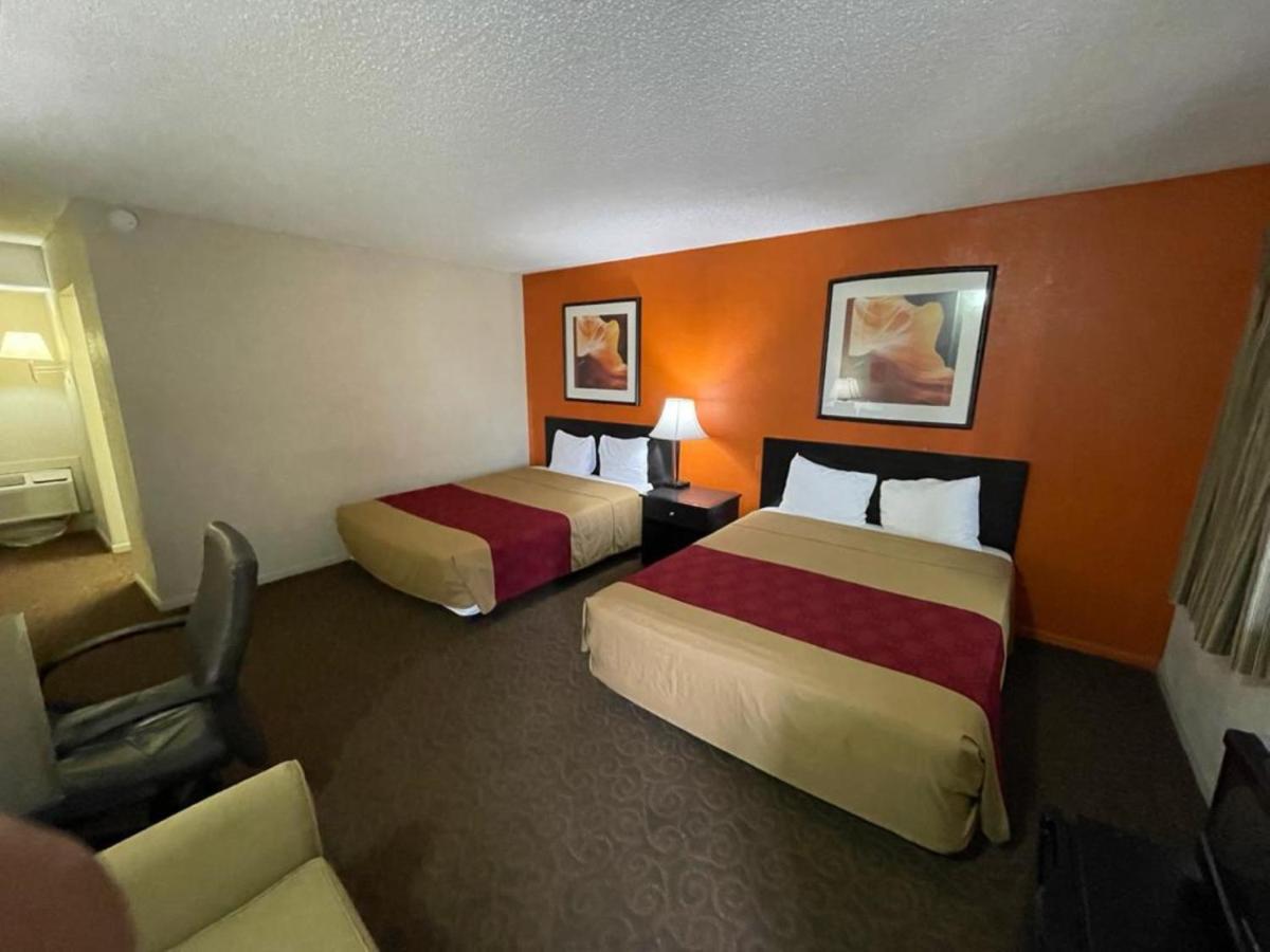 Knights Inn & Suites Emporia Exterior foto